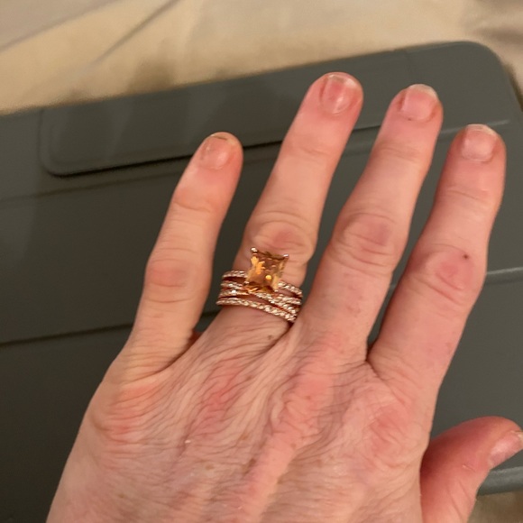 Sparkling Women’s 925 Sterling Silver - Rise Gold Plate Morganite Ring - Picture 2 of 2